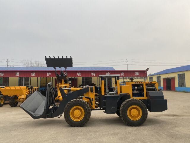 侧卸装载机